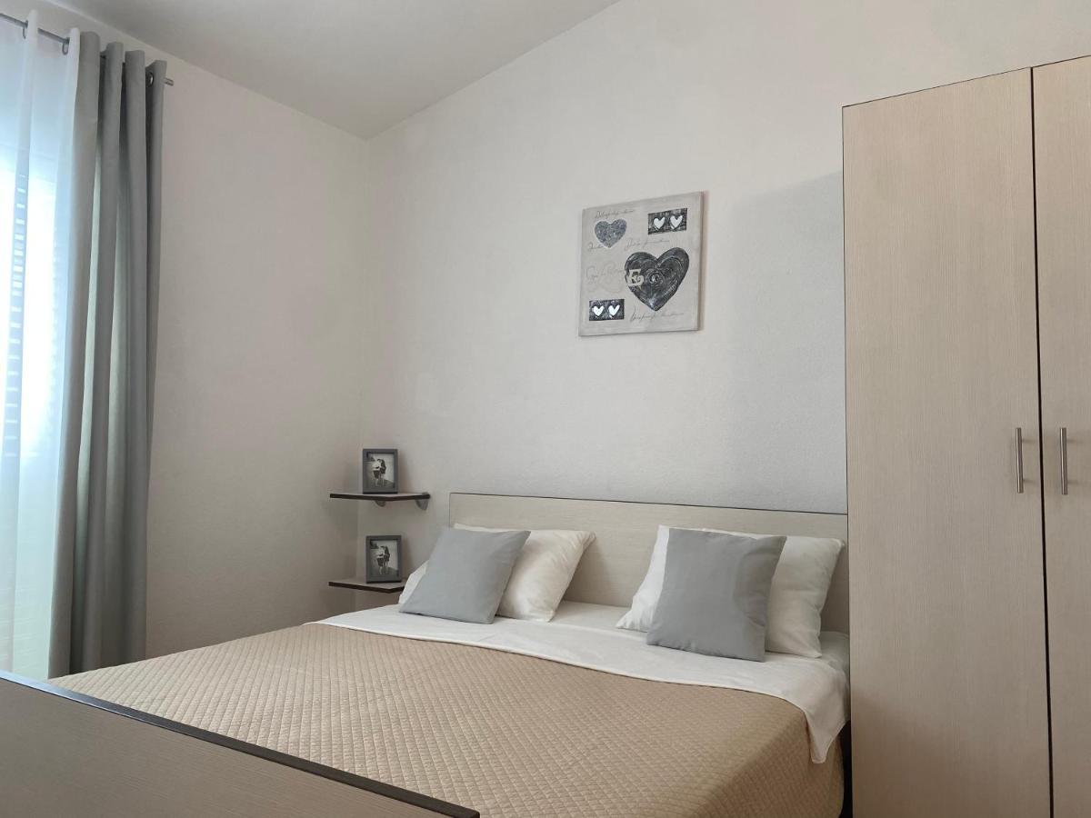Apartments Lolo Privlaka  Dış mekan fotoğraf